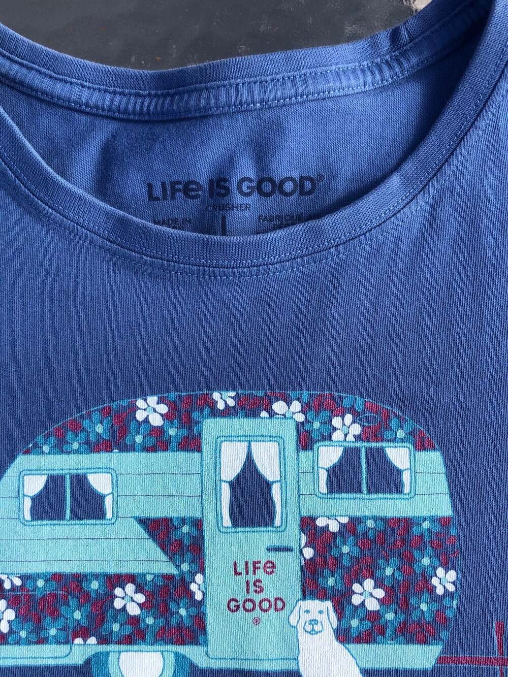 Life is Good Crusher T-Shirt Happy Camper RV Floral Graphic Blue - Picture 2 of 3